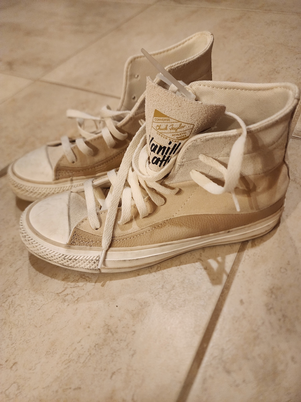 Converse All Star Women's High-Top Sneakers in Beige Women 6/Men 4 Brand New